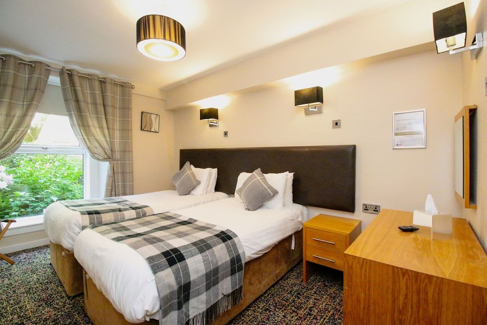 The Kelvingrove Hotel Twin Room 9