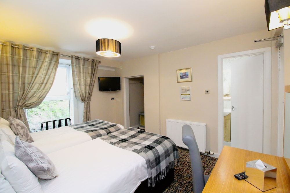 The Kelvingrove Hotel Twin Room 8