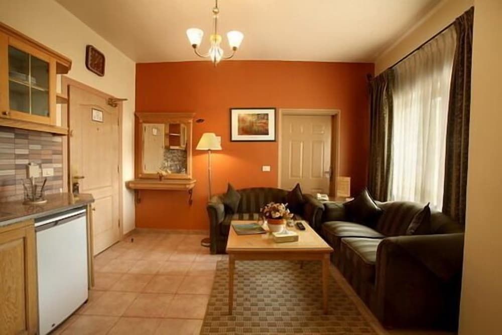 Capri Hotel Suites Suite, 1 Bedroom 5