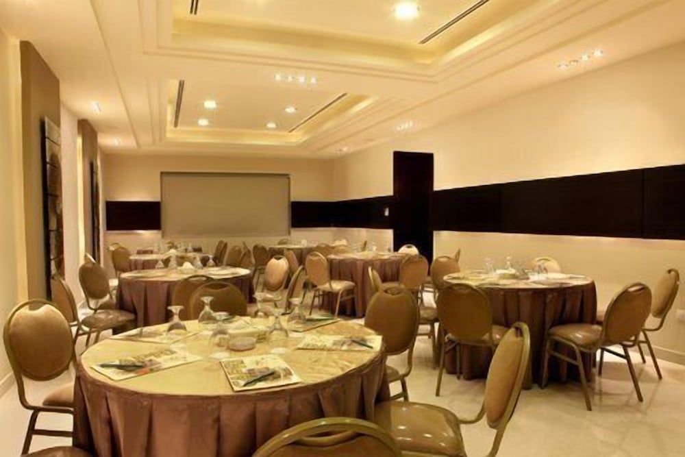 undefined Capri Hotel Suites 9