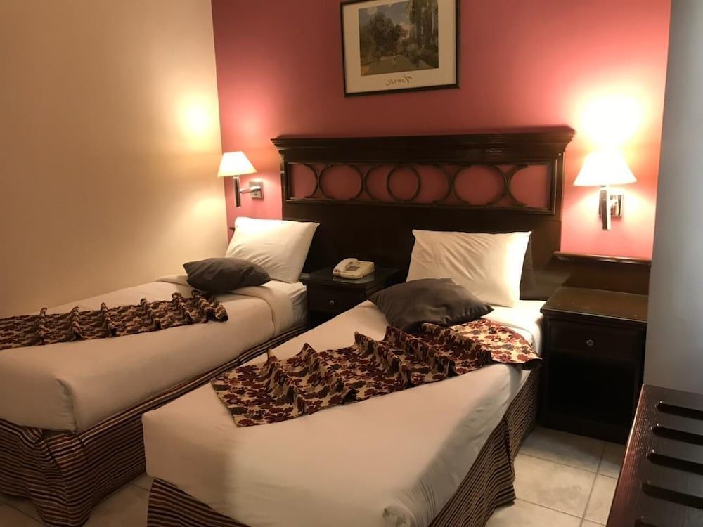 Capri Hotel Suites Suite, 1 Bedroom 3