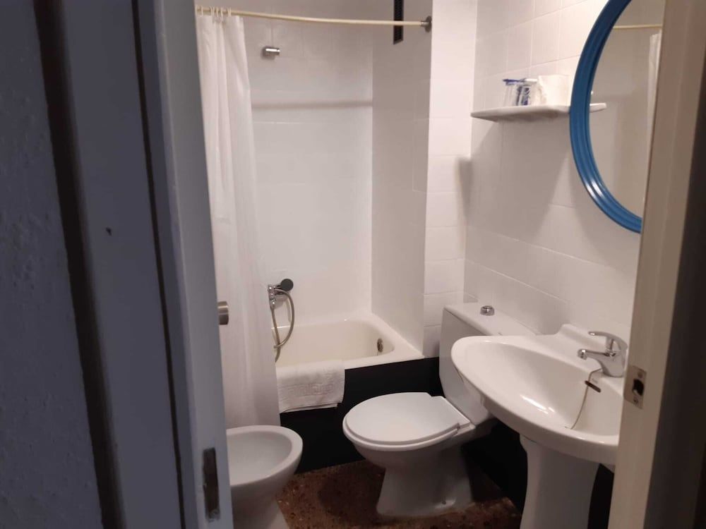 Hotel Azahar Triple Room 4