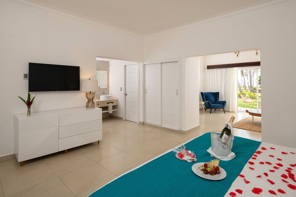 Honeymoon Room
