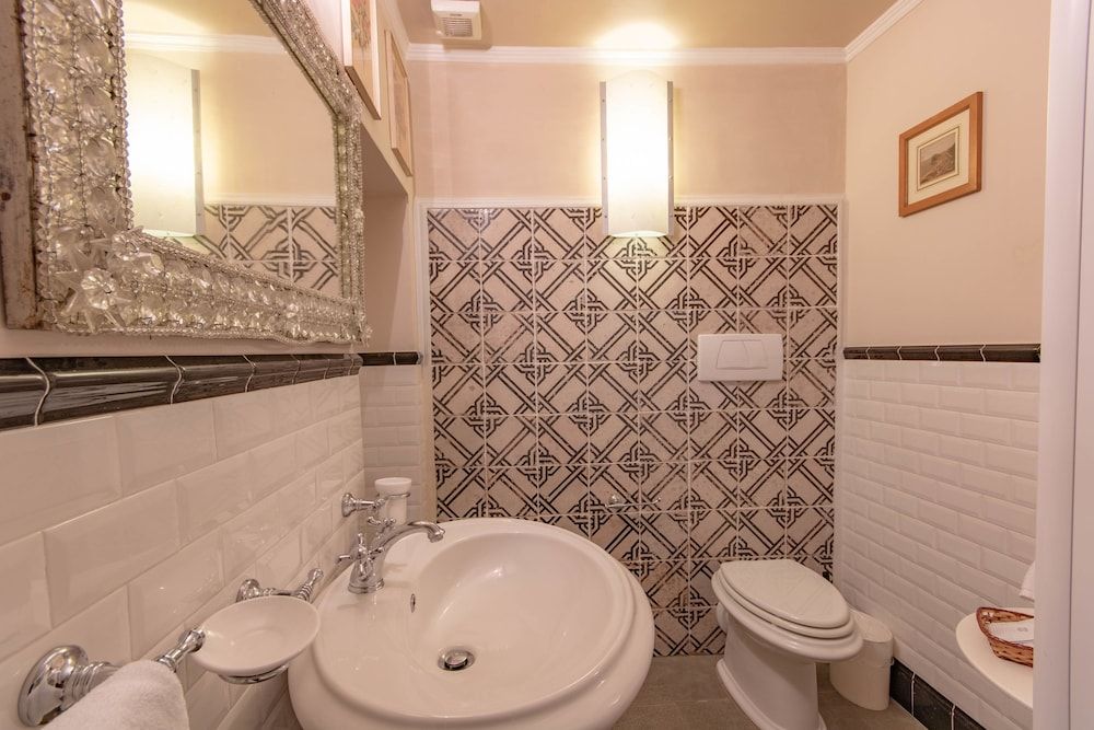 Relais Grand Tour Suite, Patio, Garden View (Mirror) 4