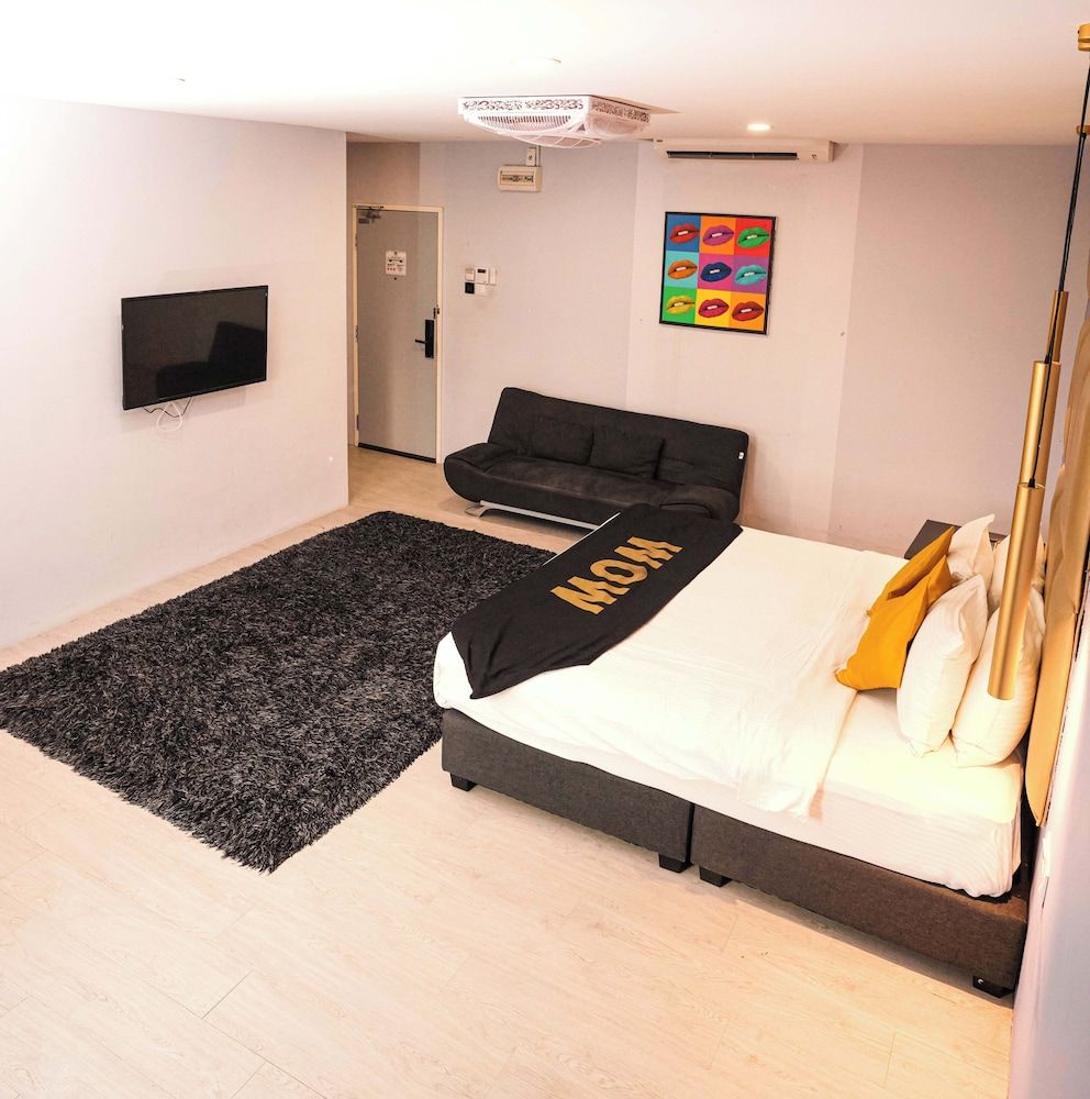 Capital O 91202 Wow Hotel Presidential Suite 8