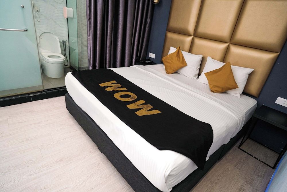 Capital O 91202 Wow Hotel Superior Room 6