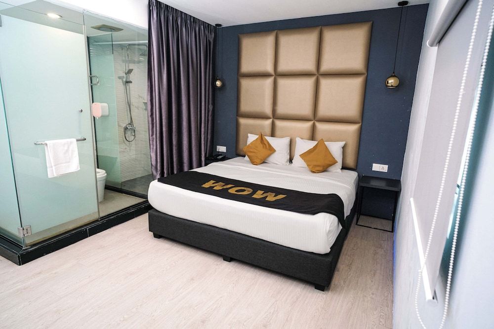 Capital O 91202 Wow Hotel