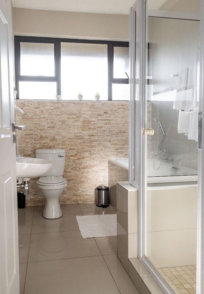 Hillside Executive Accommodation Standard Apartment, 1 Bedroom, Hill View 3