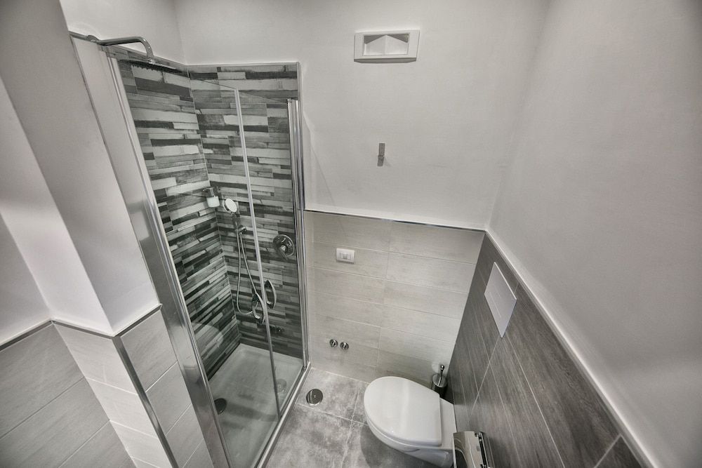 President Suites Deluxe Double Room 11