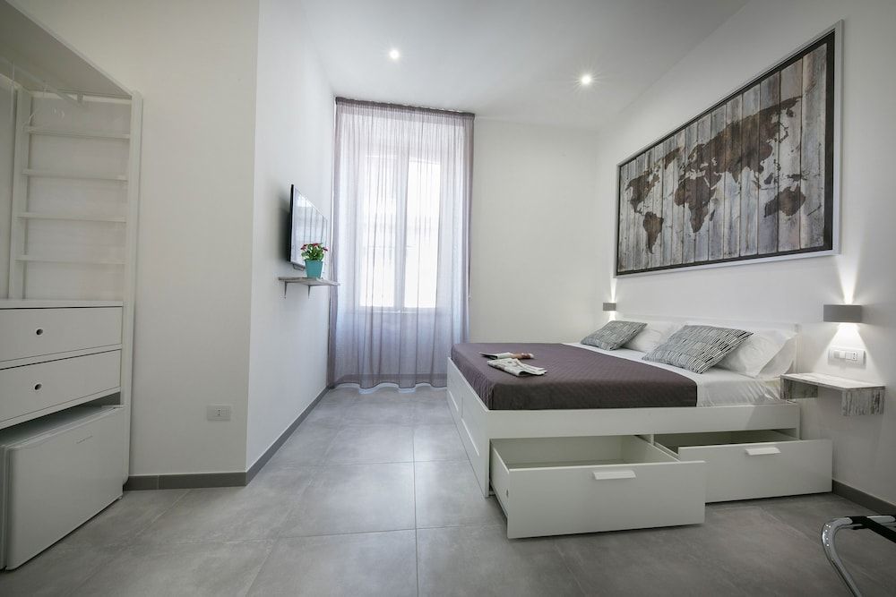 President Suites Deluxe Double Room 3