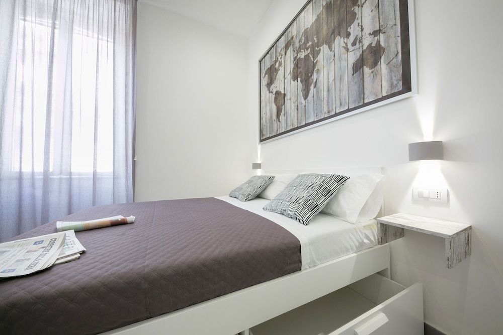 President Suites Deluxe Double Room 4