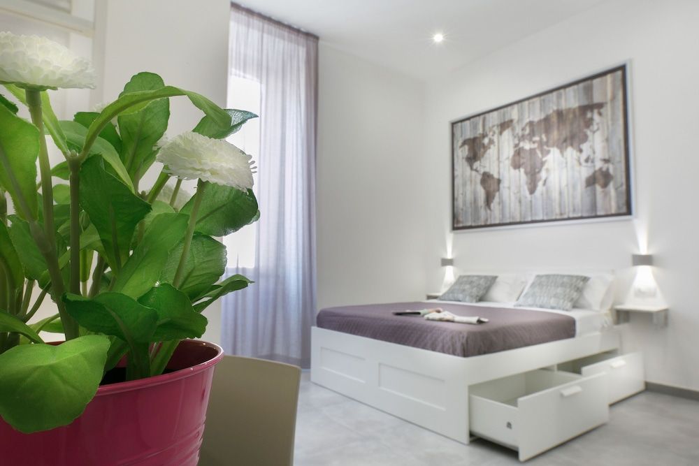 President Suites Deluxe Double Room 2