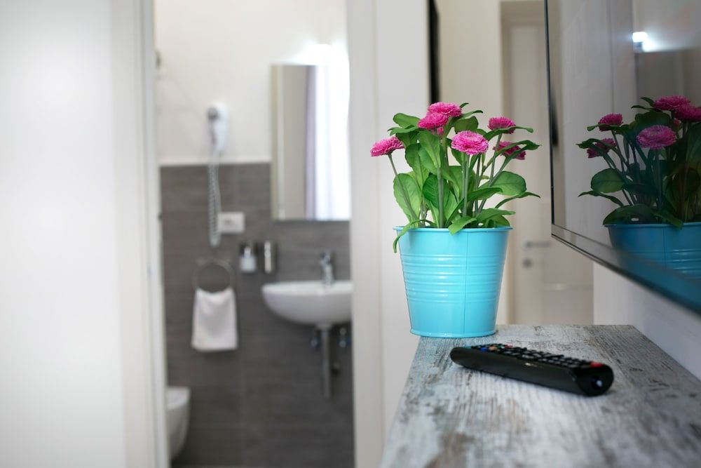 President Suites Deluxe Double Room 8