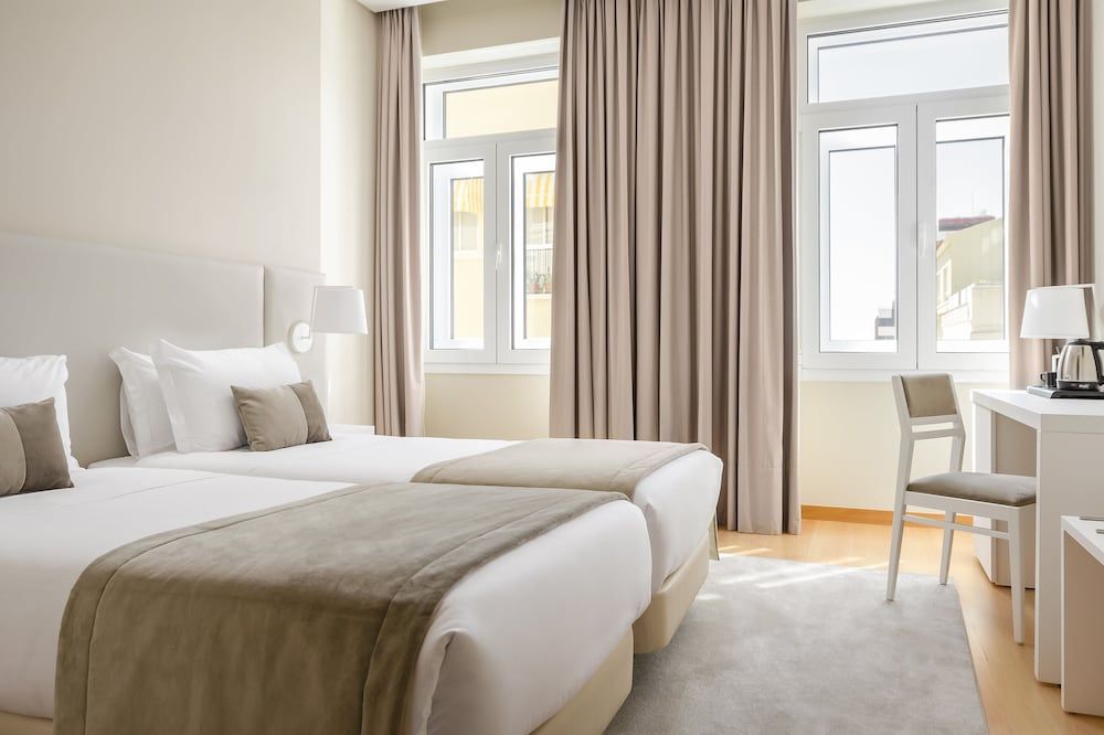 Exe Wellington Double or Twin Room, City View 8