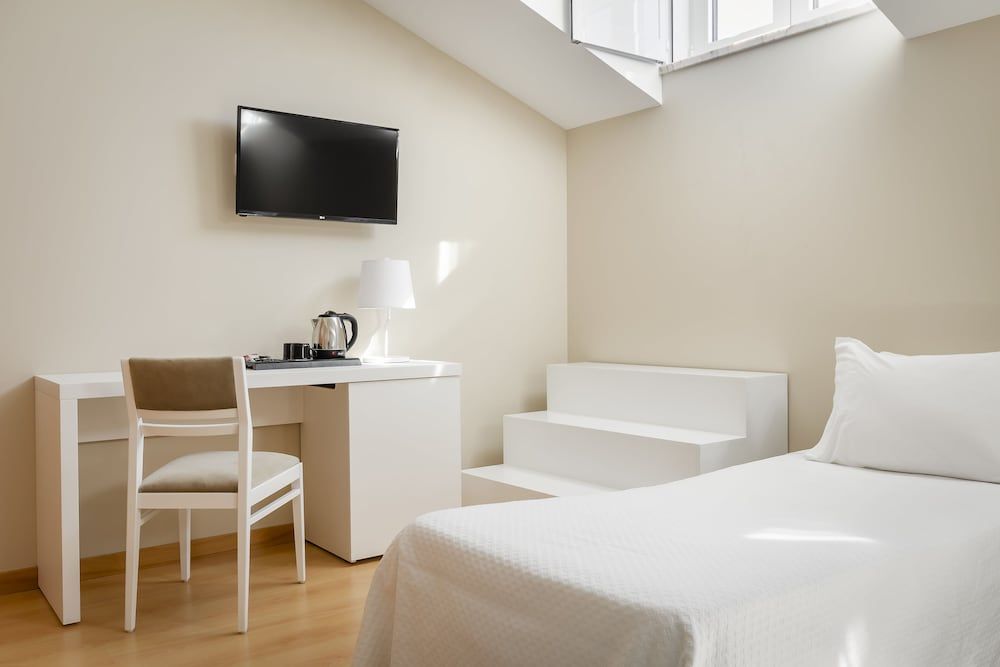 Exe Wellington Double or Twin Room, City View 18