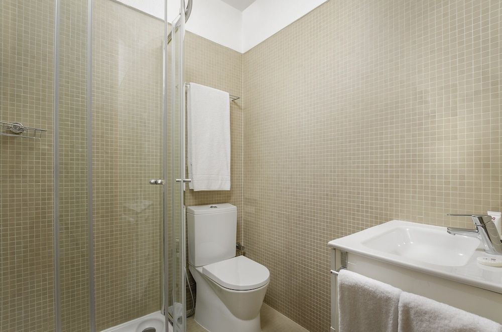 Exe Wellington Double or Twin Room, City View 13