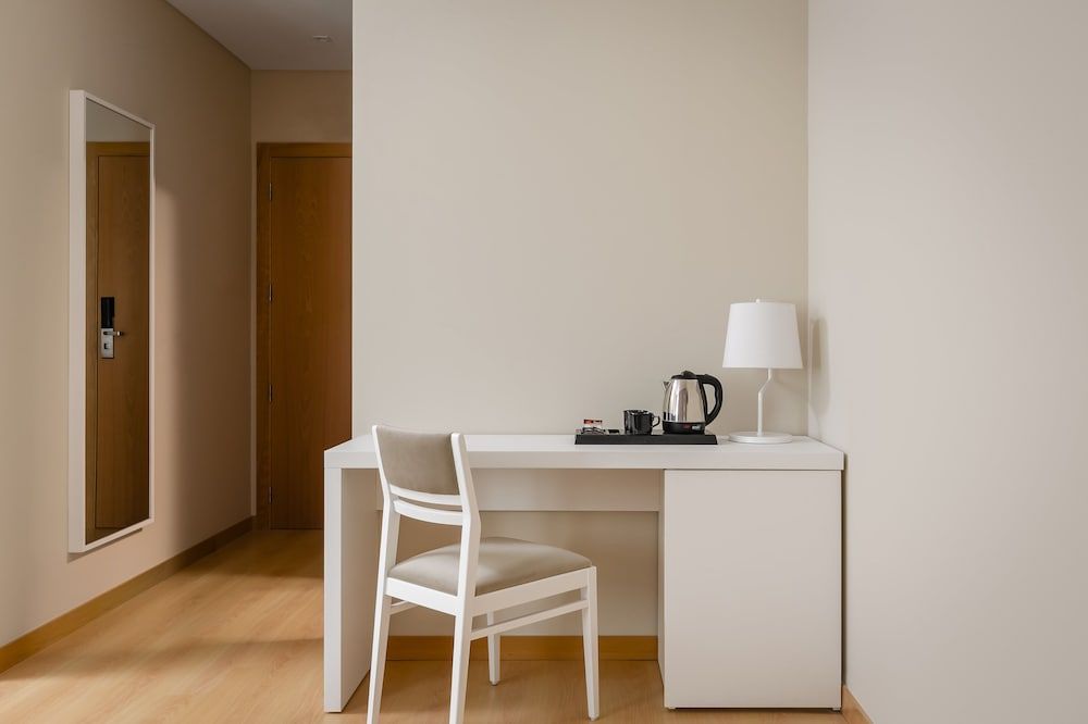 Exe Wellington Double or Twin Room, City View 15