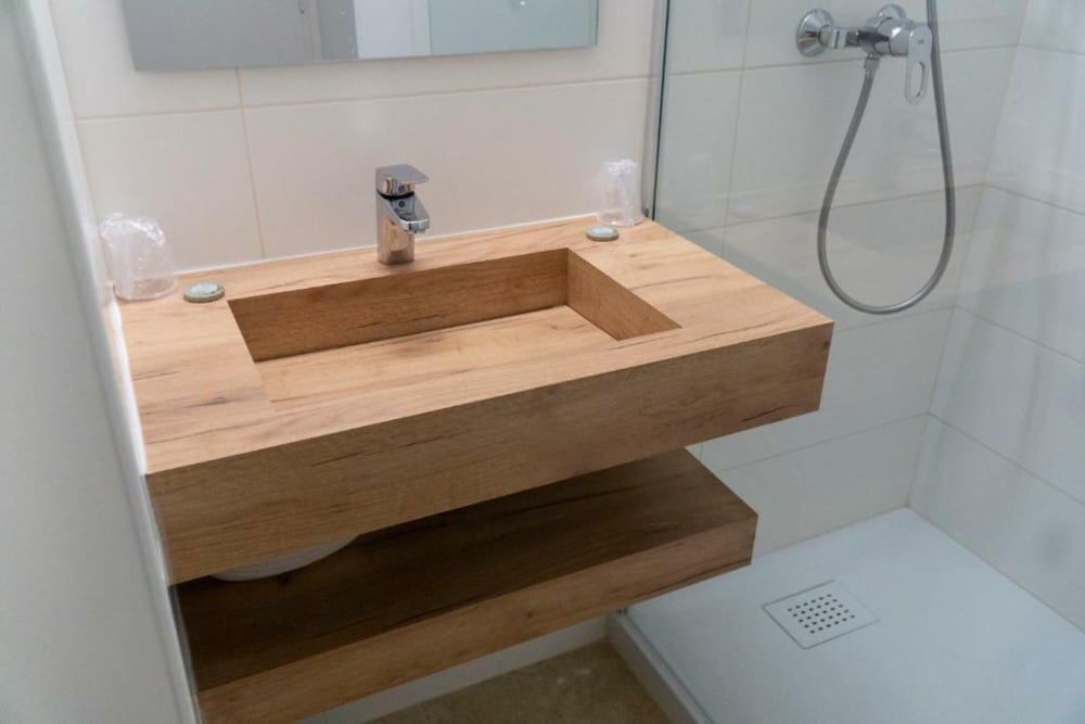 Hôtel Pyrène Triple Room 4