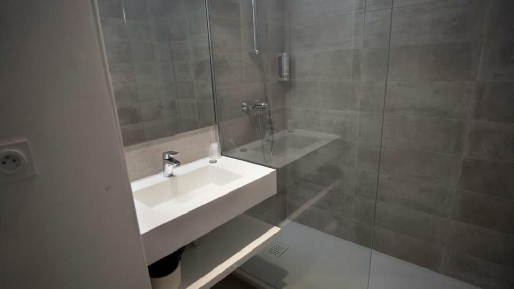 Hôtel Pyrène Triple Room 3