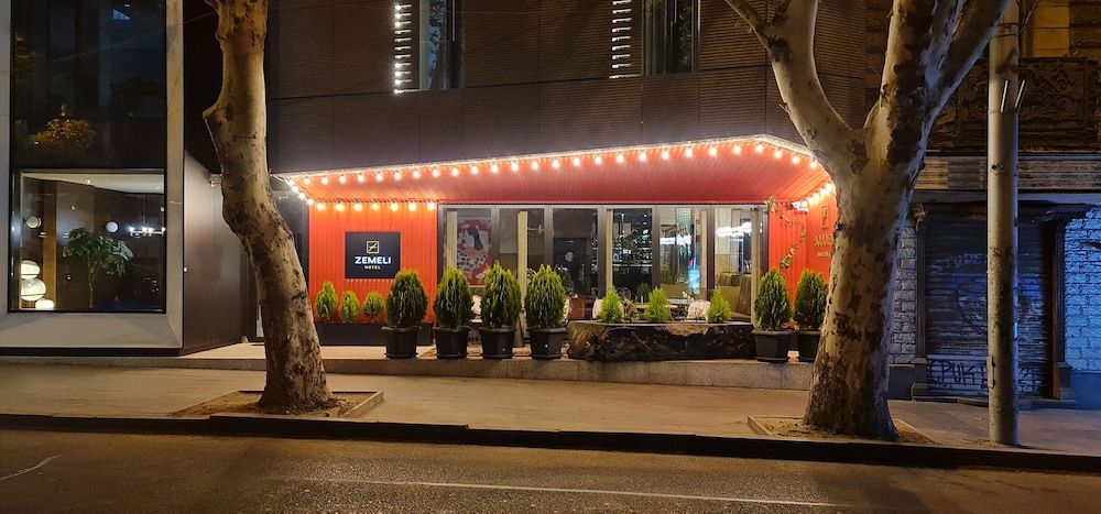 undefined Hotel Zemeli 7