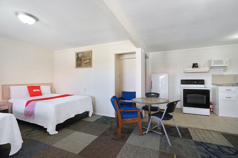 Room, Multiple Beds, Kitchenette