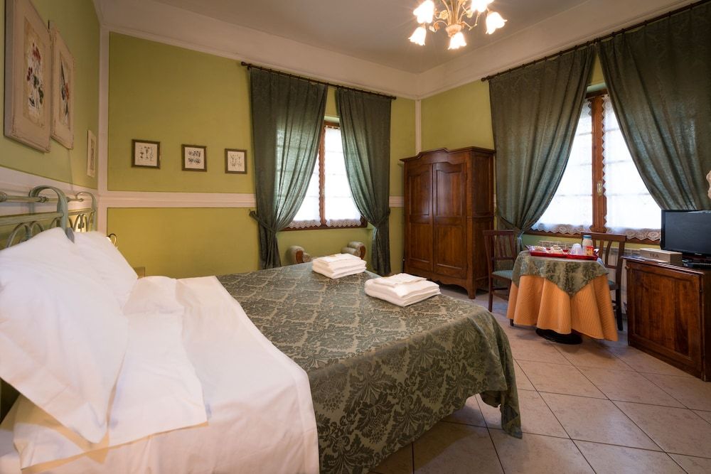 undefined Old Florence Inn 4