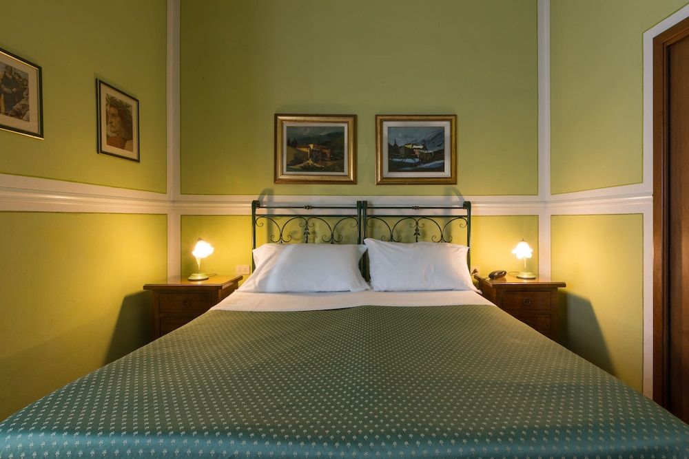 undefined Old Florence Inn 5