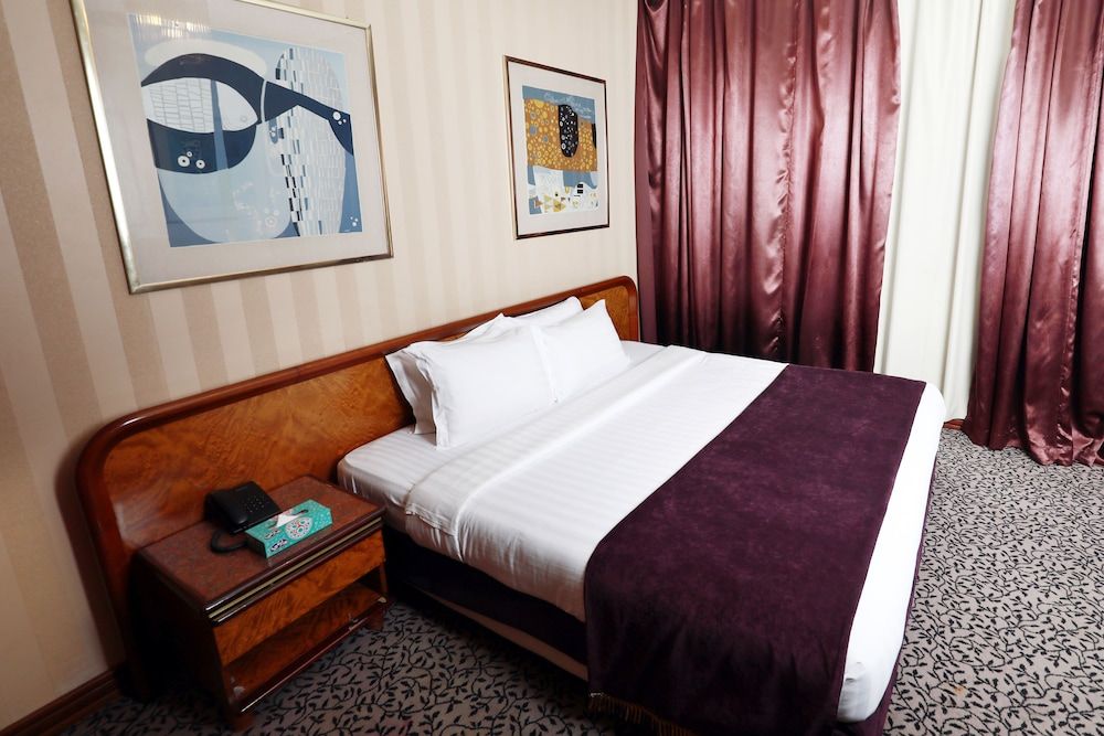 undefined Golden New Continental Hotel 5