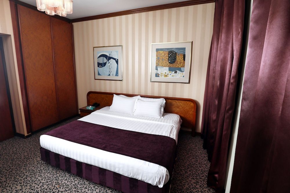 undefined Golden New Continental Hotel 8