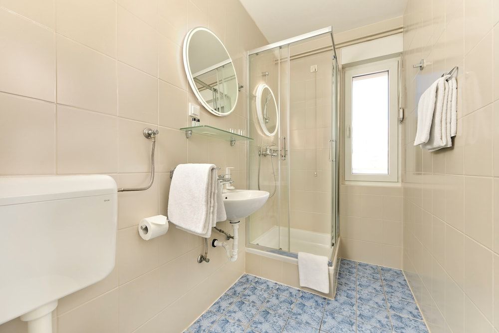 Mediteran Maradiso Hotel by Aminess Standard double room with balcony 5