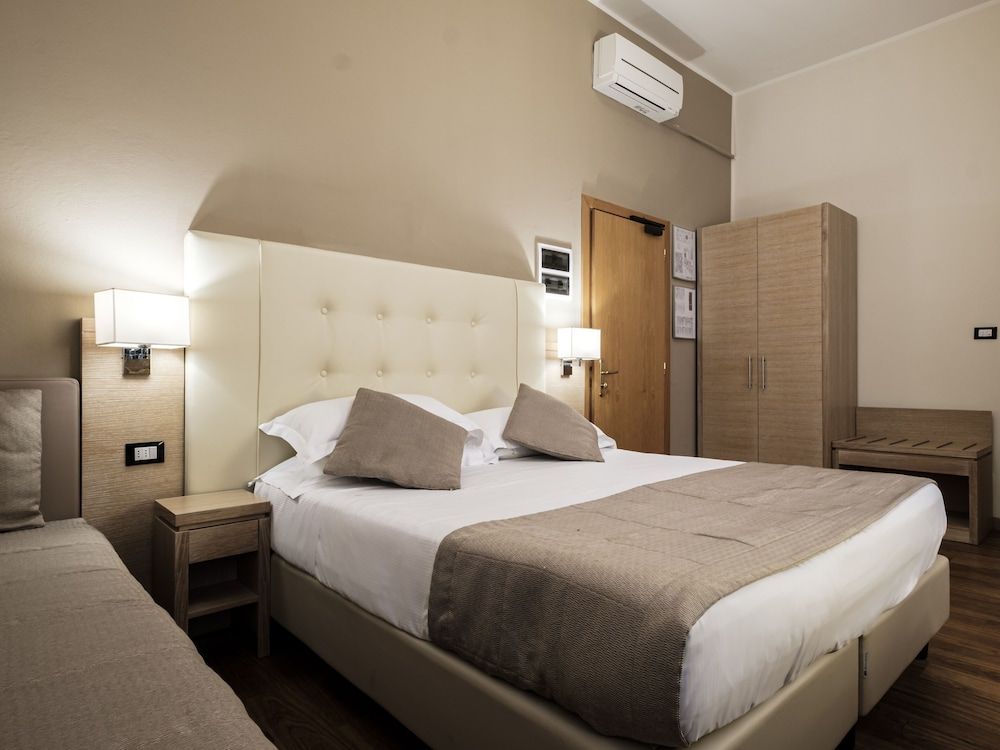 Hotel Accademia Superior Twin Room 2