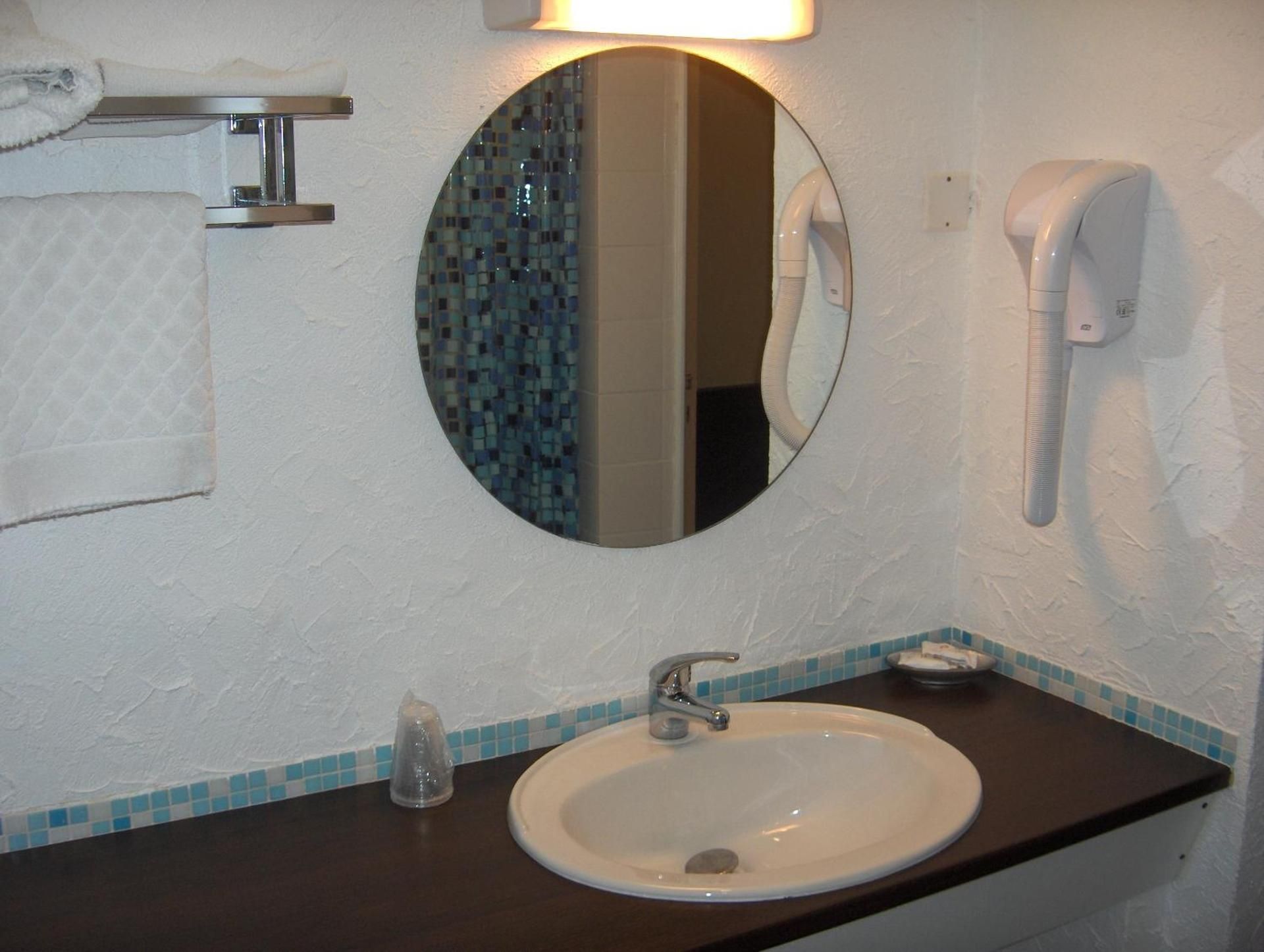 Single Room with Single Bed