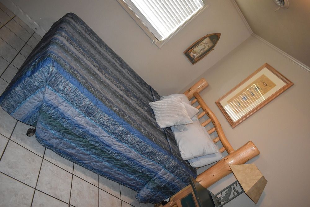 Family Cottage (HH)