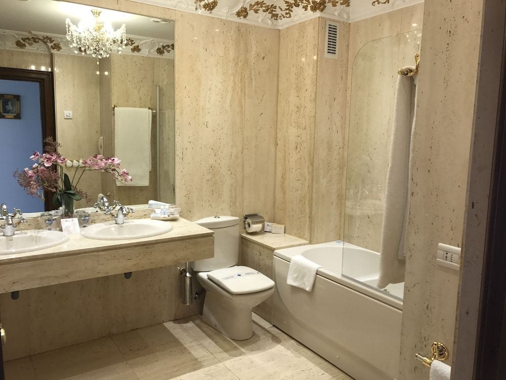 Artheus Carmelitas Salamanca Double Room 3