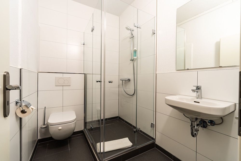 Henrietta's Sleeping Family Triple Room 7