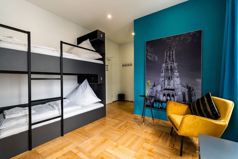 Henrietta's Sleeping Family Triple Room 12