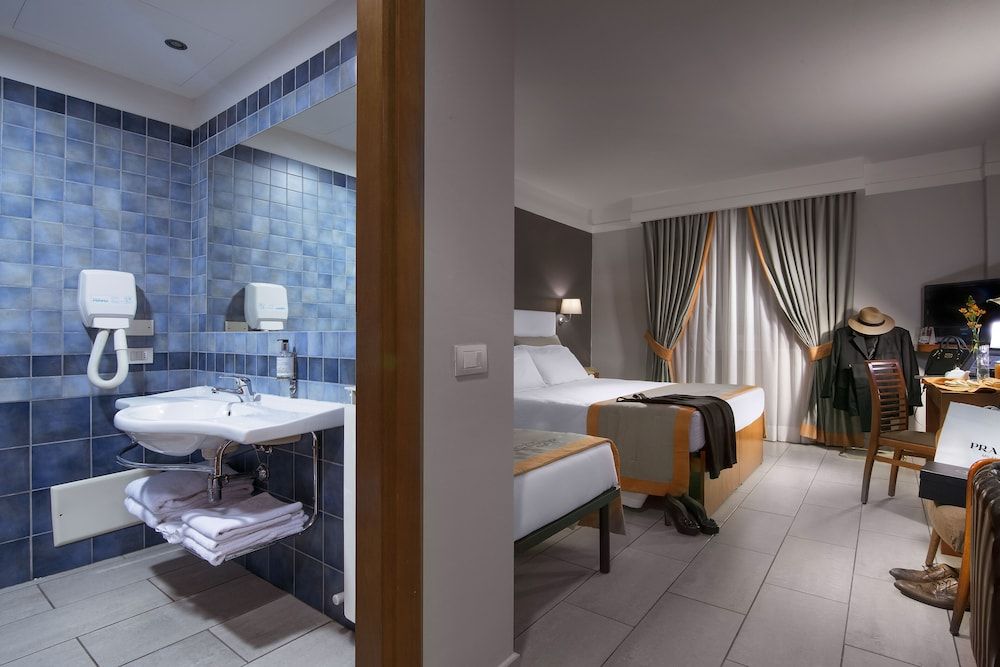 Comfort Room, Multiple Beds, Non Smoking