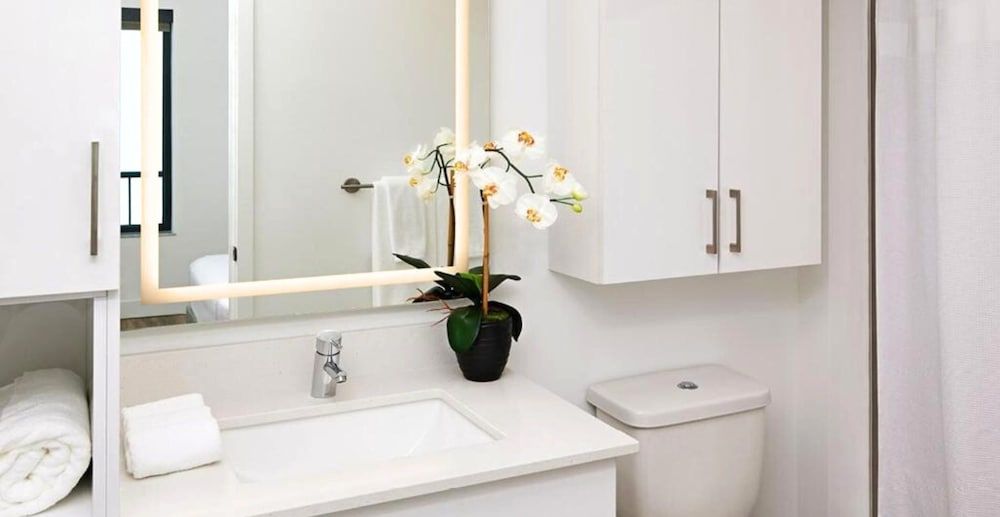 AKA West Palm Suite, 2 Queen Beds (Queen) 4