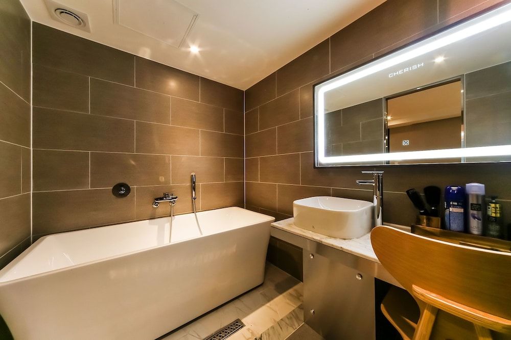 Cherish Hotel VIP 13