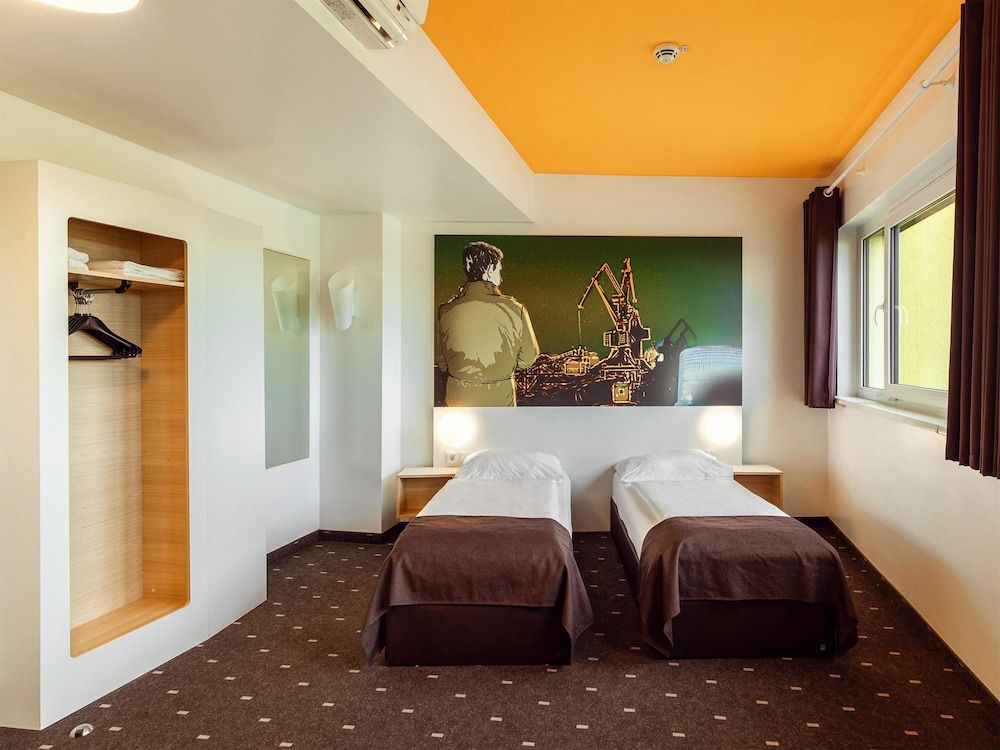 B&B Hotel Duisburg Hbf-Süd Triple Room 2