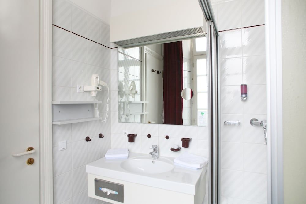 Badhotel Bad Brückenau Comfort Double Room, 1 Queen Bed 6