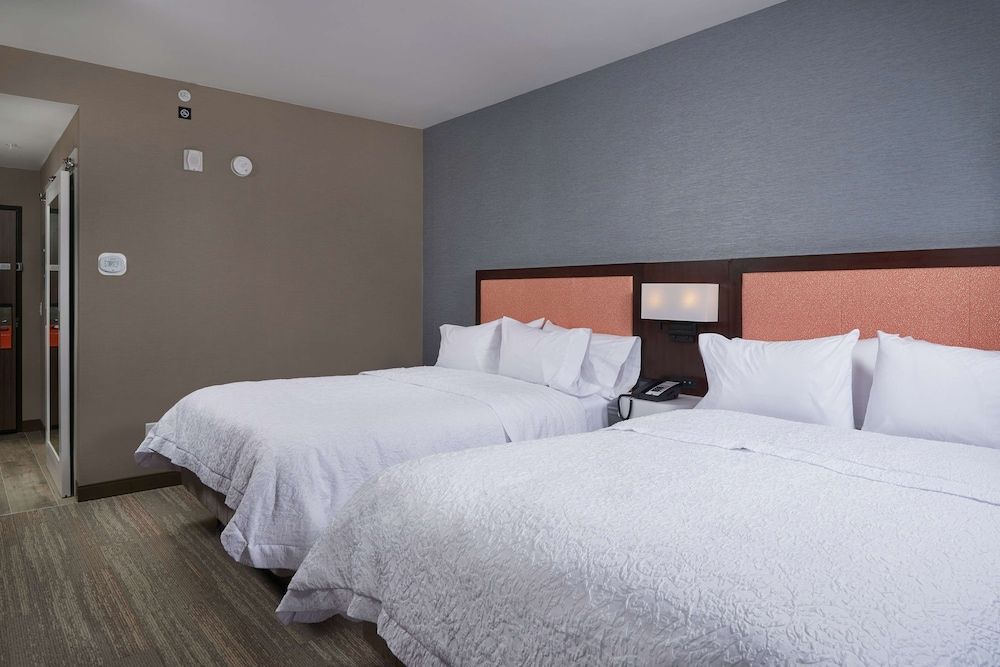 Room, 2 Queen Beds, Refrigerator, Bay View