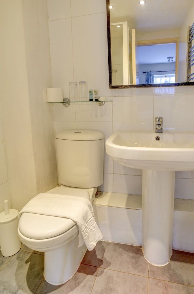 The George & Dragon Inn Double Room, Ensuite 6