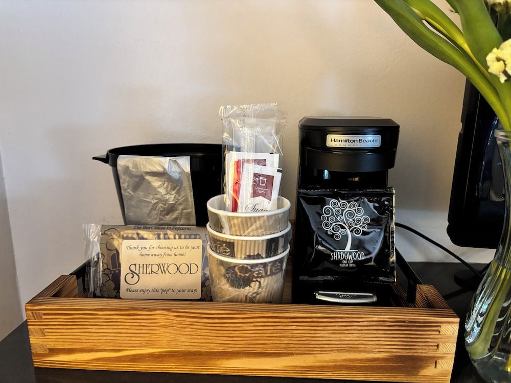 Sherwood Motel Standard Room, 1 King Bed 3