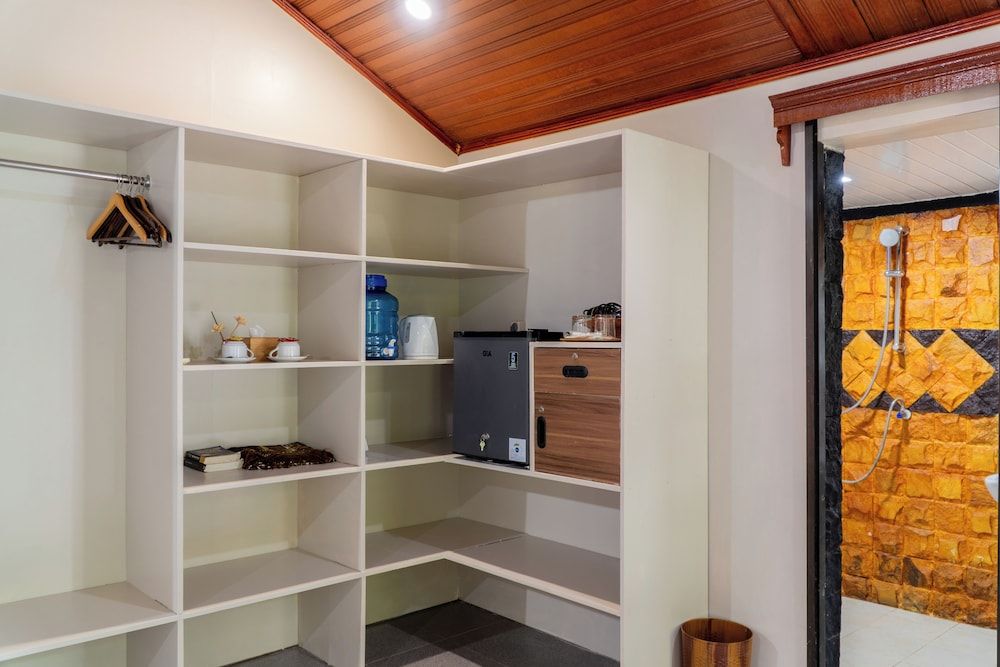 The Hawk's Nest Resort Exclusive Bungalow, 1 Queen Bed, Balcony, Beach View 13