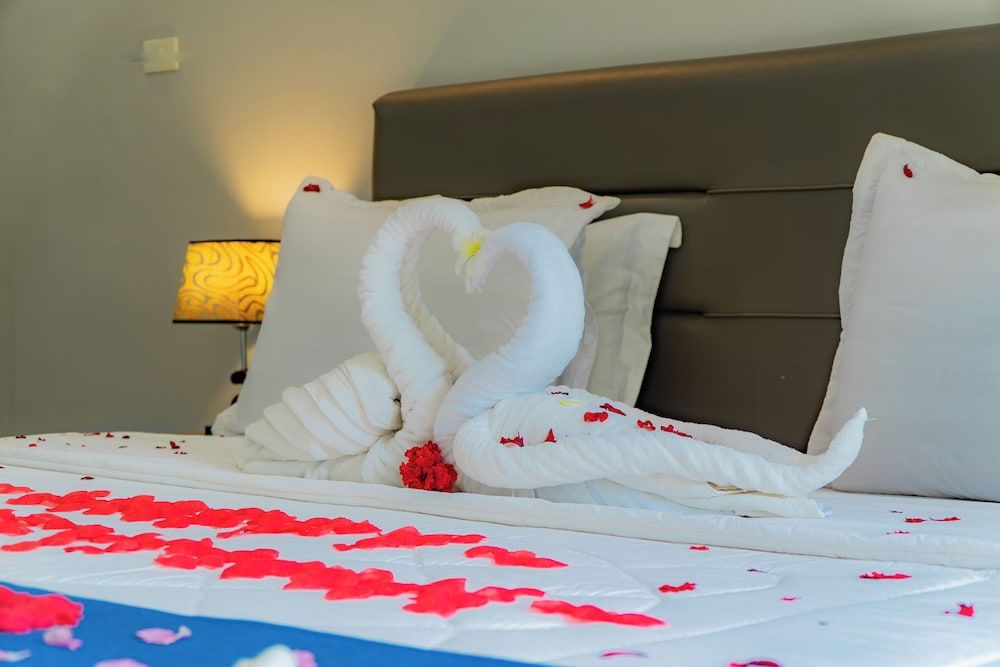 The Hawk's Nest Resort Deluxe Bungalow, 1 King Bed, Non Smoking, Beach View 25