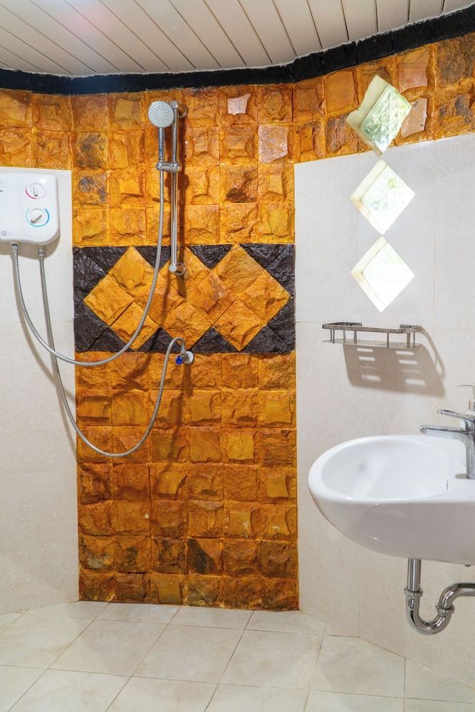 The Hawk's Nest Resort Exclusive Bungalow, 1 Queen Bed, Balcony, Beach View 20