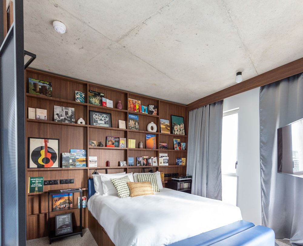 JOST Hôtel Bordeaux Centre Gare Saint Jean Deluxe Room 2