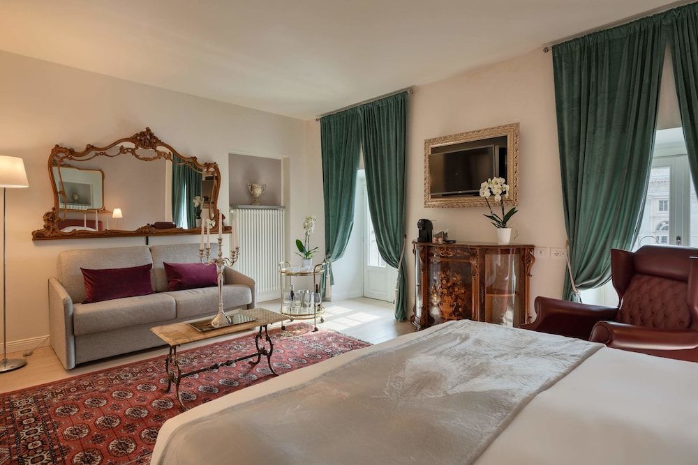 Grand Double Room, City View