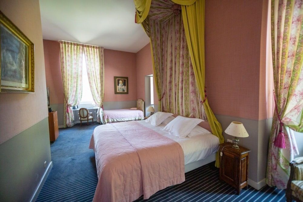 Luxury Triple Room, Ensuite, Courtyard View (Jeanne D'albret)